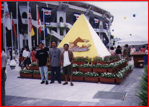 Di hadapan Stadium Bukit Jalil